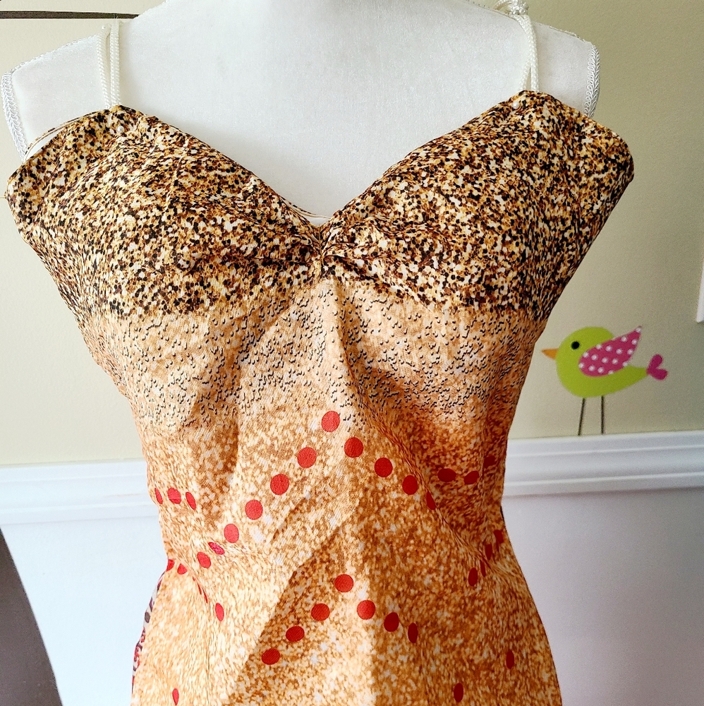 New contemporary top and semistitched skirt